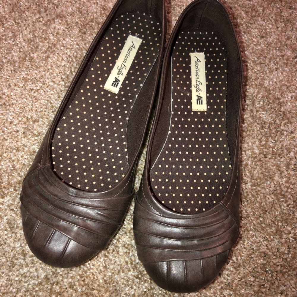 Size 8 Women’s Brown Flats